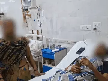 "कोई नहीं मानता मैं लड़की हूं" , यूट्यूब देखकर युवक ने खुद के काटे प्राइवेट पार्ट , 6 घंटे बाद तबियत बिगड़ने पर हॉस्पिटल एडमिट करवाना पड़ा