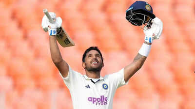 IND vs WI, 1st Test Day 2 : भारत-वेस्टइंडीज टेस्ट में भारत मजबूत स्थिति में, राहुल-जुरेल के बाद जडेजा का शतक , भारत को 286 रनों की लीड