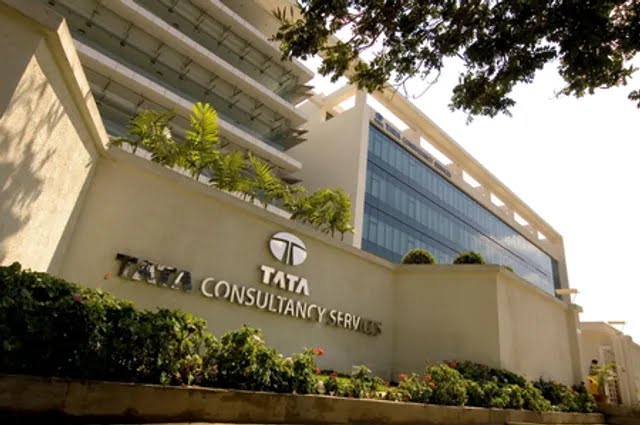 TCS Q2 Result: आईटी सेक्टर की दिग्गज कंपनी TCS का 12075 करोड़ का मुनाफा , मुनाफे में 1.39% की बढ़ोतरी और डिविडेंड का ऐलान