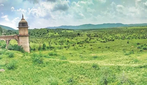 बीसलपुर बांध का इतना पानी बहा... पचास बार भर जाता रामगढ़ बांध*