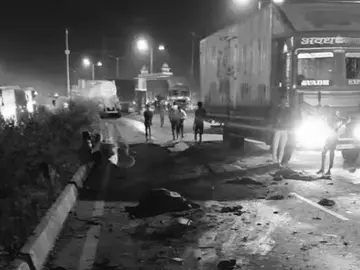 उदयपुर में रोड एक्सीडेंट में 4 लोगों की मौत , गाड़ियां आपस में टकराई...हाईवे पर शवों के चिथड़े बिखर गए, भैंस को बचाने के चक्कर में हादसा