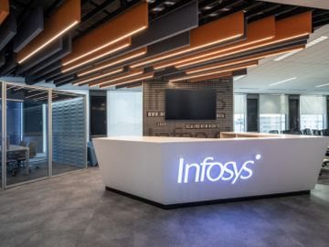 Infosys Q2 Result: IT सेक्टर में फिर रौनक की उम्मीद , कंपनी को हुआ 7364 करोड़ का शुद्ध मुनाफा , मुनाफा 13.02% बढ़ा..23 रुपए प्रत्येक शेयर पर डिविडेंड का ऐलान