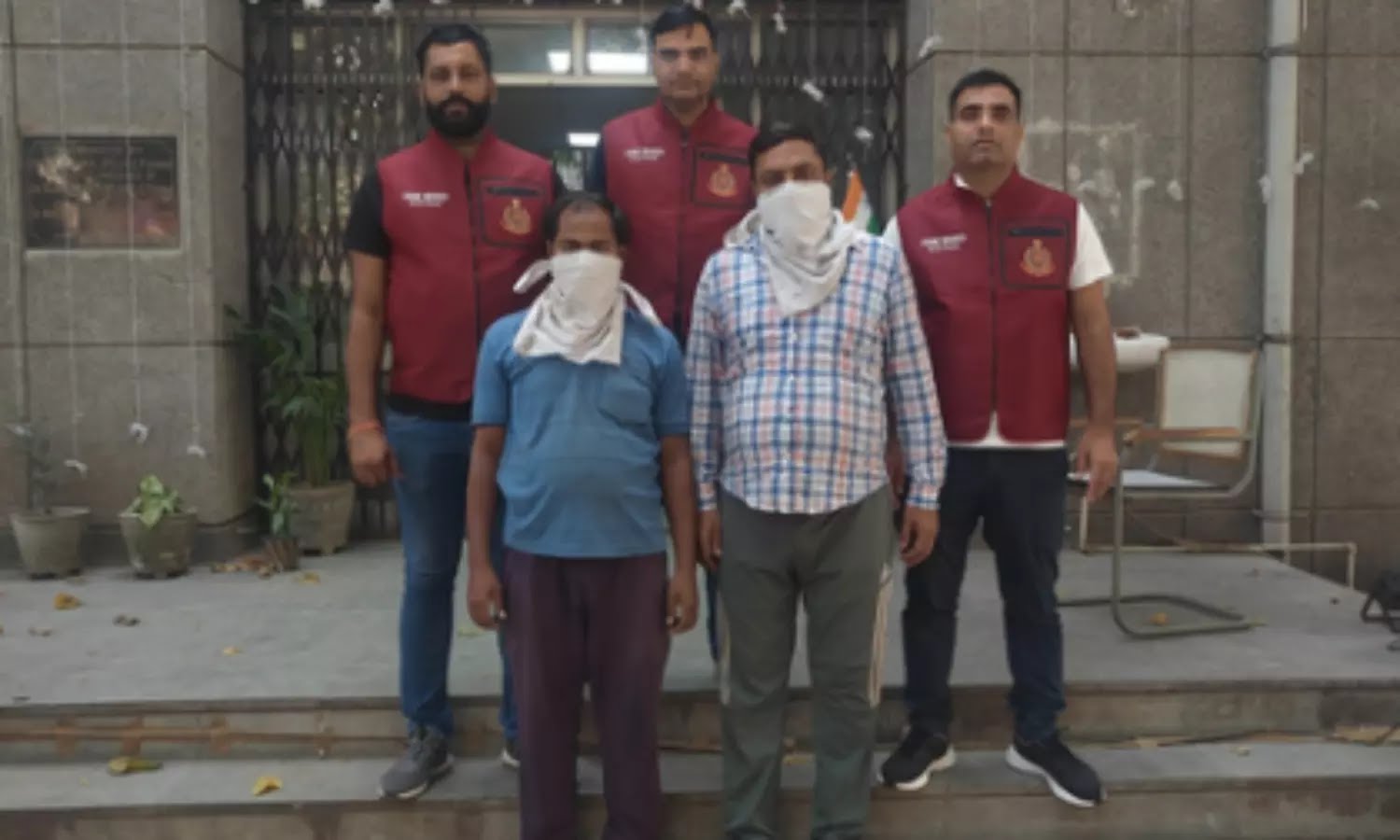 दिल्ली में नकली 'ईएनओ' बनाने वाली फैक्ट्री का भंडाफोड़, 91 हजार नकली पैकेट मिले...मालिक समेत दो गिरफ्तार