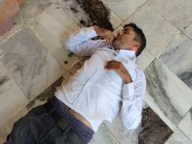 Barmer: शिक्षा के मंदिर में शर्मनाक हरकत, नशे में धुत शिक्षक गैलरी में सोया मिला, छात्रा की कॉपी पर लिखे अपने नंबर