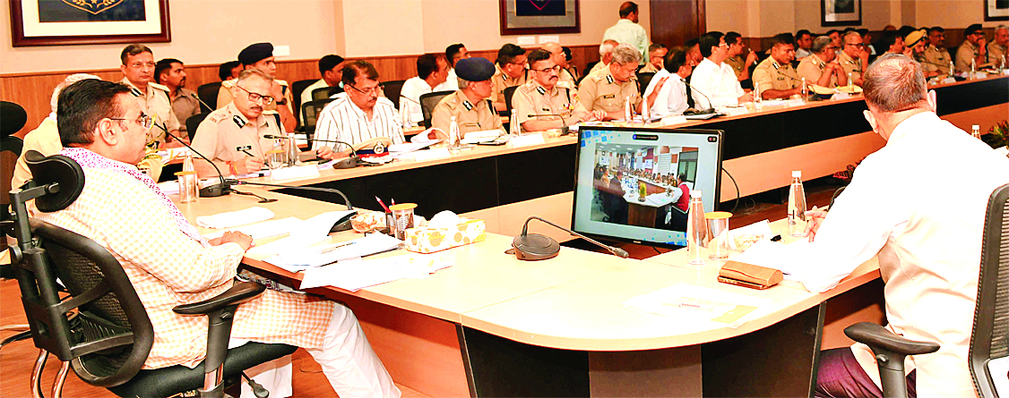 अपराध को रोकने के लिए लोकल नेटवर्क का हो खात्मा: सीएम