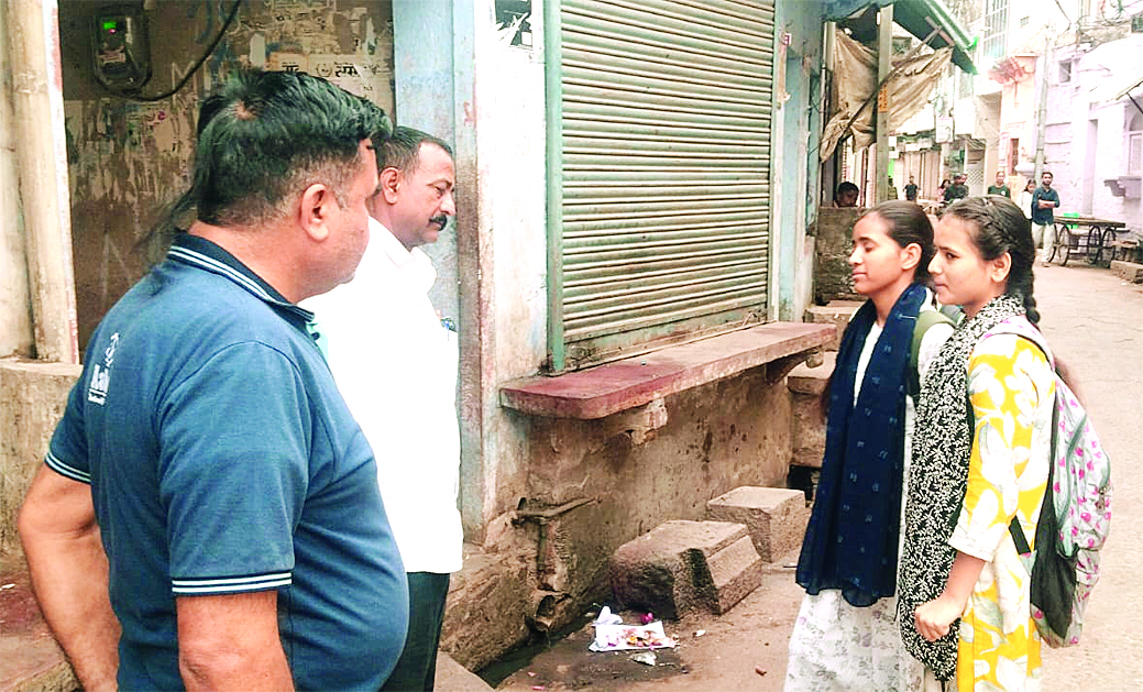 जिले में ऑपरेशन गरिमा के तहत महिलाओं एवं बालिकाओं को किया जा रहा है सशक्त