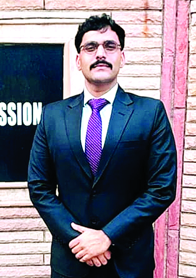 ‘दिन में वकालत, रात में मेहनत’ पहले ही प्रयास में आरएएस में 113वीं रैंक