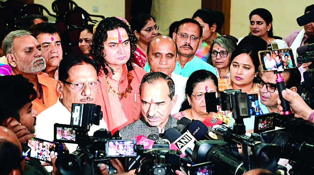 मुंगेरी लाल के सपने देखना बंद करें गहलोत, धरातल पर उतर कर करें समाज सेवा: मदन राठौड़