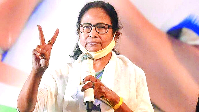 चुनावी सभा में भाजपा पर बरसी ममता बनर्जी, कहा-बंगाल का सर्वनाश करने के चक्कर में भाजपा देश से जाएगी
