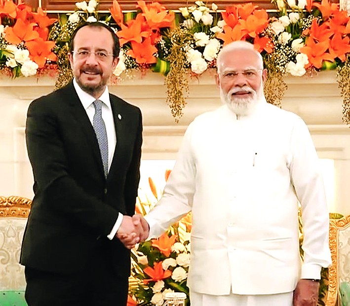 पीएम मोदी और साइप्रस के राष्ट्रपति निकोस क्रिस्टोडुलिड्स की द्विपक्षीय बैठक , निवेश दोगुना करेंगे भारत-साइप्रस
