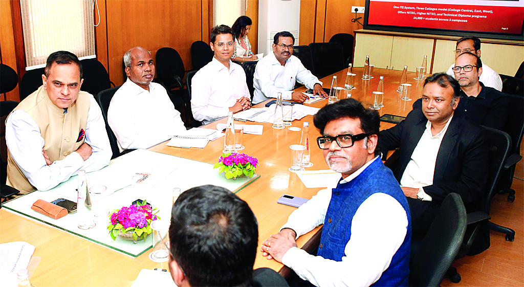 प्रदेश बनेगा विश्वस्तरीय स्किल हब: मुख्य सचिव वी. श्रीनिवास ने कौशल विकास को उद्योगों से जोडऩे पर जोर दिया