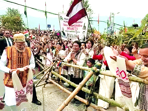 PM नरेंद्र मोदी सिक्किम पहुंचे, 4000 करोड़ से अधिक की परियोजनाओं का करेंगे शिलान्यास