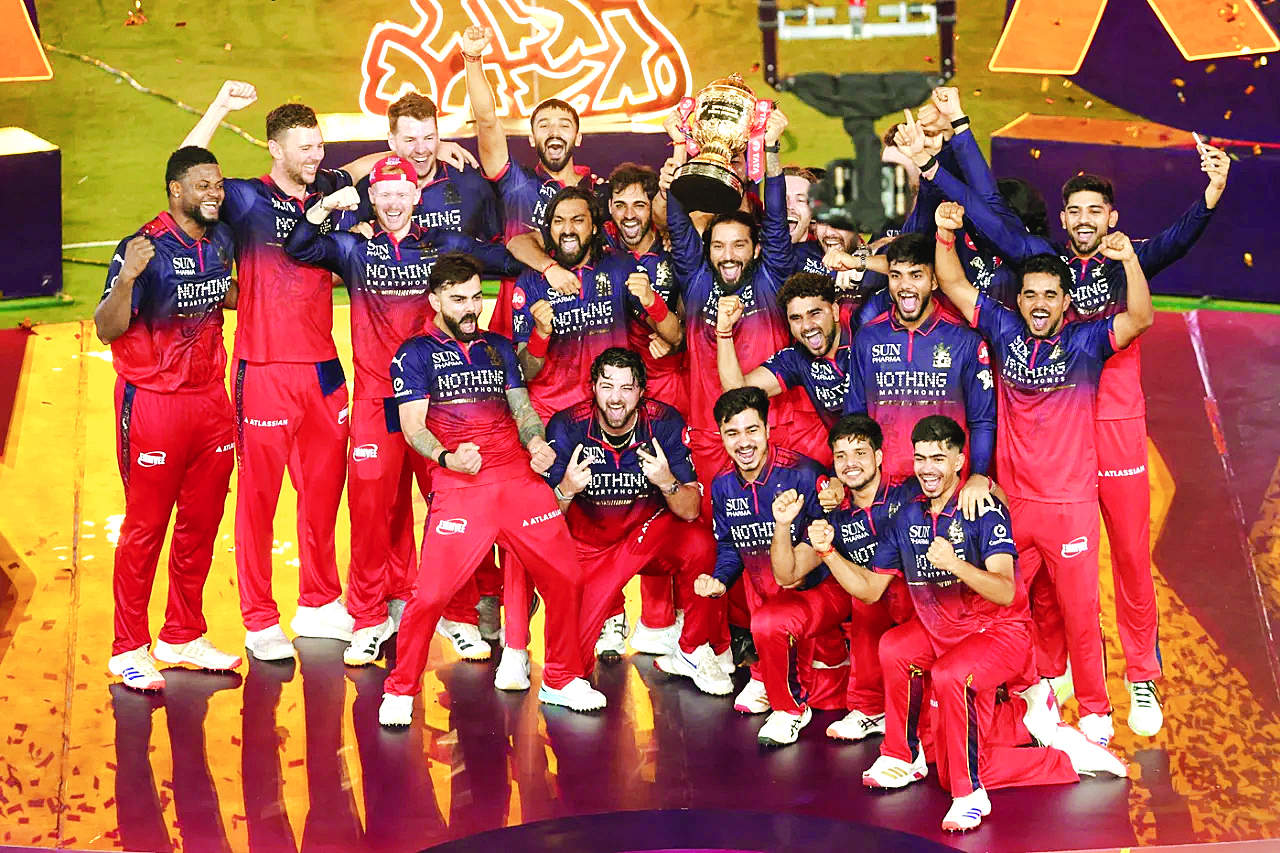 चैंपियन बनने पर RCB को ट्रॉफी के साथ 20 करोड़ रुपए की प्राइज मनी मिली