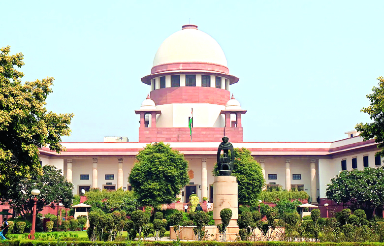 सुप्रीम कोर्ट बोला- माता-पिता आईएएस तो बच्चों को आरक्षण क्यों, क्रीमी लेयर के बच्चे रिजर्वेशन लेते रहे तो इससे कभी नहीं निकल पाएंगे