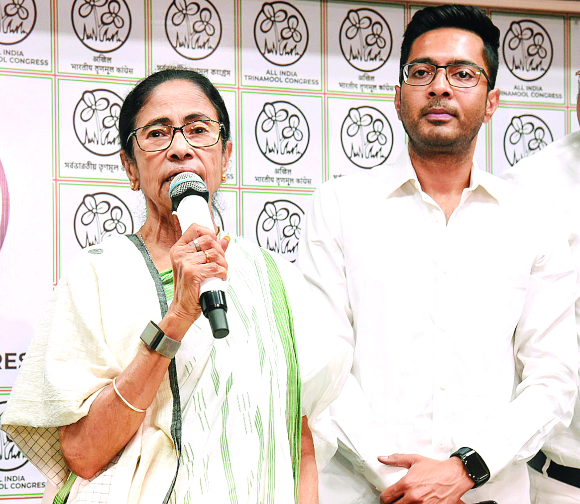प्राथमिक टीचर भर्ती घोटाला मामले होगी पूछताछ मामले में अभिषेक से होगी पूछताछ, अभिषेक बनर्जी के घर पहुंची ईडी
