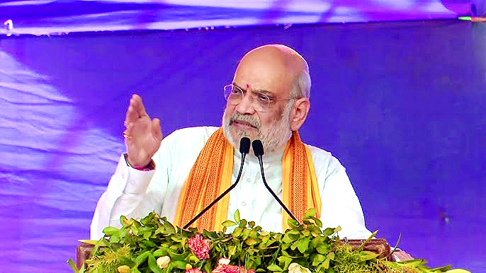 घुसपैठियों को अमित शाह की चेतावनी- अपने देश लौट जाओ, नहीं तो बाद में सरकार करेगी कार्रवाई