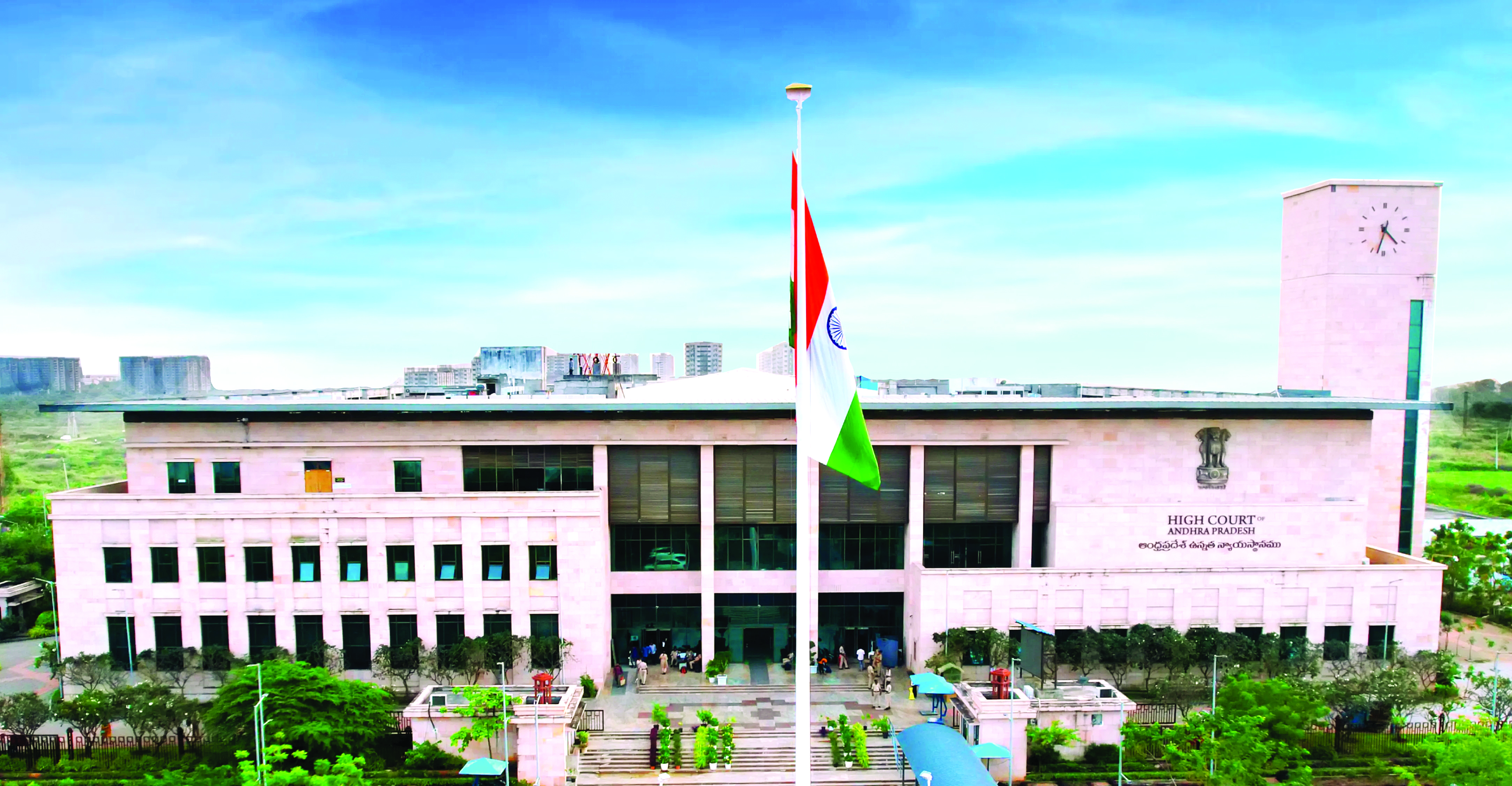 आंध्र हाईकोर्ट बोला- निसंतान महिला का सब कुछ पिता के वारिस को मिलेगा