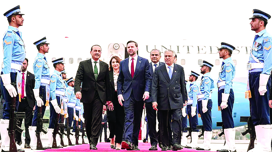 पश्चिम एशिया में तनाव के बीच, इस्लामाबाद में अमेरिका और ईरान के बीच शांति वार्ता शुरू, शहबाज शरीफ ने अमेरिकी उपराष्ट्रपति जेडी वेंस से मुलाकात की