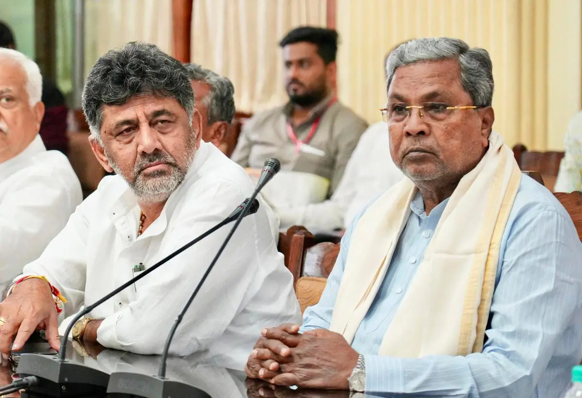 कर्नाटक के मुख्यमंत्री सिद्धारमैया कल दे सकते हैं इस्तीफा,  उपमुख्यमंत्री डीके शिवकुमार बन सकते हैं सीएम