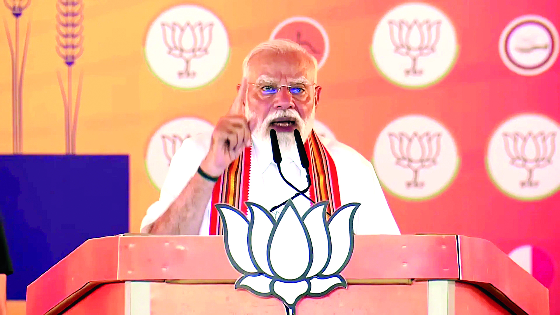 पीएम मोदी ने केरल के पलक्कड़ में रैली को संबोधित किया,  पीएम मोदी ने कहा- एनडीए की बढ़ती लोकप्रियता, बीजेपी के प्रति बढ़ता लोगों का विश्वास, केरलम बदलाव का संदेश दे रहा है