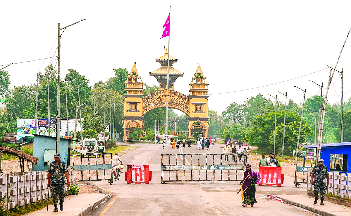 भारत-नेपाल सीमा पर सुरक्षा व्यवस्था कड़ी, आधार कार्ड के साथ वोटर आईडी दिखाना अनिवार्य
