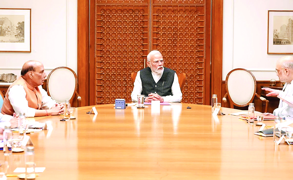 मोदी की करीब साढ़े 4 घंटे मंत्रिपरिषद के साथ बैठक, मंत्रियों को तेज फैसलों लेने को कहा