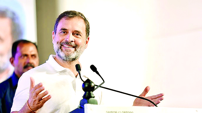 एलडीएफ और भाजपा अहंकार व सत्ता के नशे में चूर: राहुल गांधी