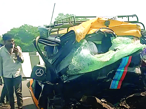 ठाणे सड़क हादसे में 11 लोगों की मौत, दो गंभीर घायल