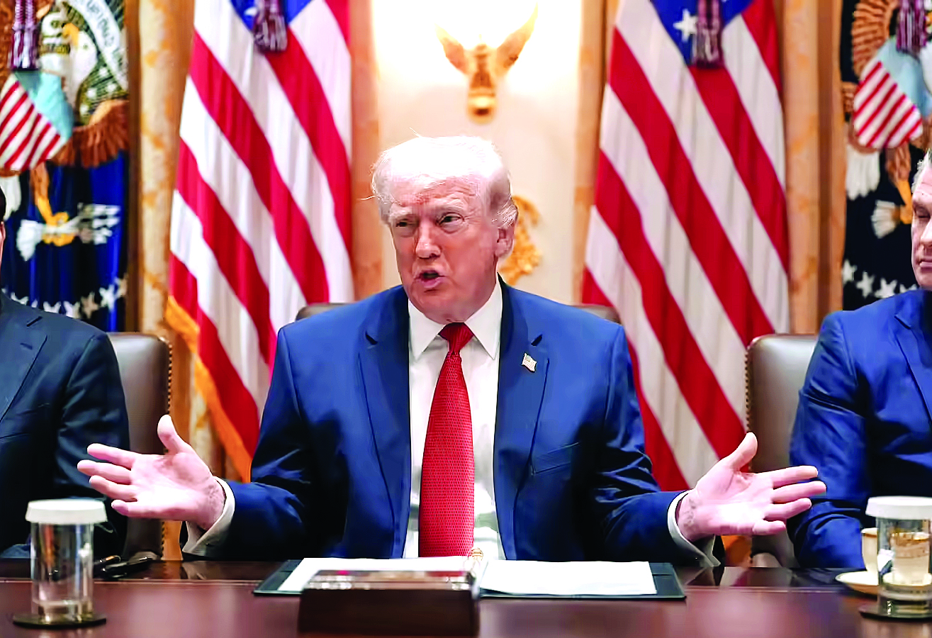 ट्रंप ने देशों से कहा- हिम्मत है तो होर्मुज स्ट्रेट जाकर तेल ले लें, डर लगता है तो हमसे ले लें, अमेरिका अब किसी की मदद नहीं करेगा